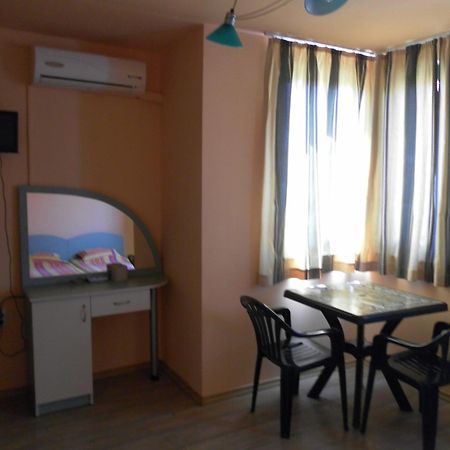 Villa Mari Guest Rooms Golden Sands Exterior foto